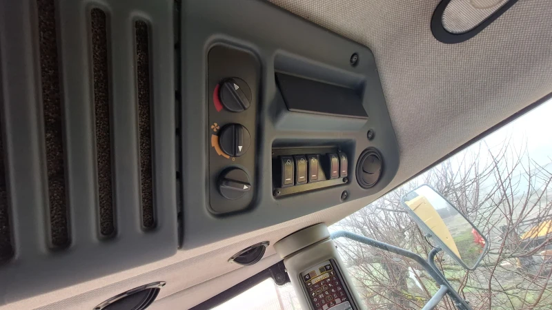 Комбайн Challenger С647, снимка 7 - Селскостопанска техника - 53224022