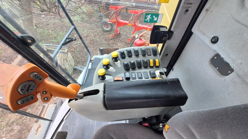 Комбайн Challenger С647, снимка 9 - Селскостопанска техника - 53224022