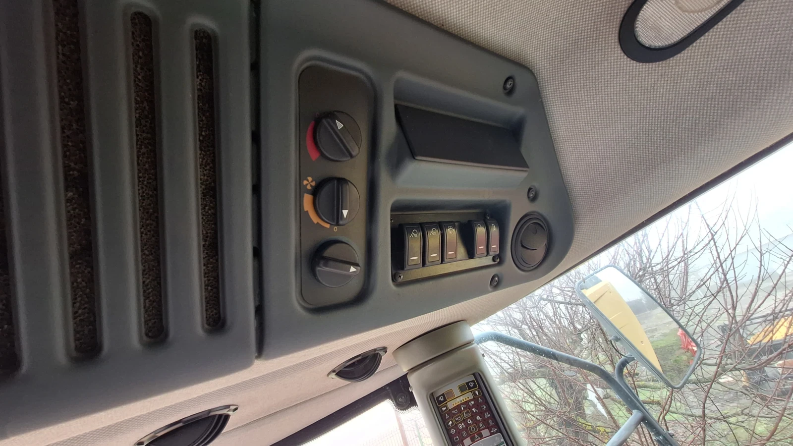 Комбайн Challenger С647 - изображение 7