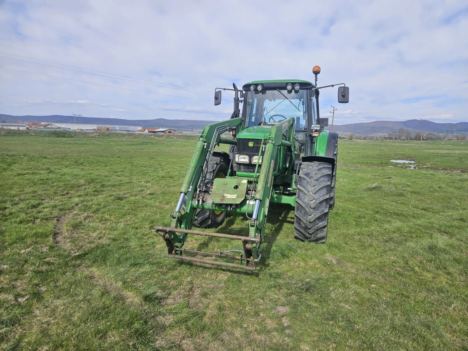 Трактор John Deere 6420, снимка 10 - Селскостопанска техника - 53931206