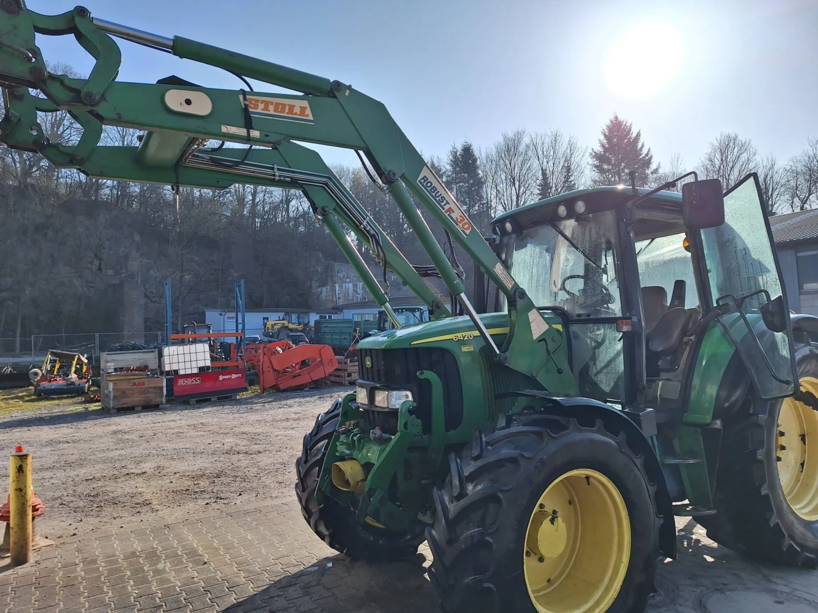 Трактор John Deere 6420