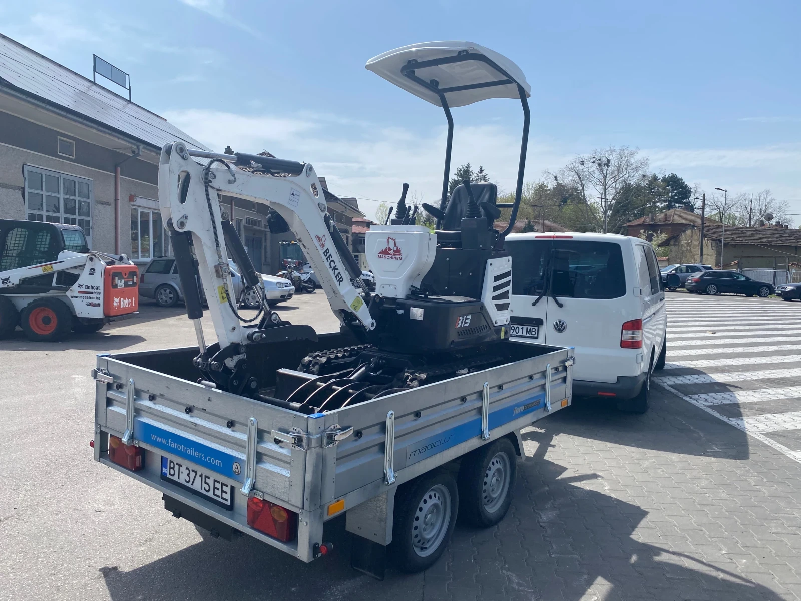 Багер Becker B13 B13 + ремарке, снимка 2 - Индустриална техника - 54217071