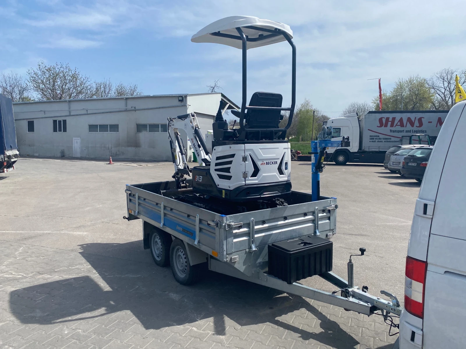 Багер Becker B13 B13 + ремарке, снимка 4 - Индустриална техника - 54217071