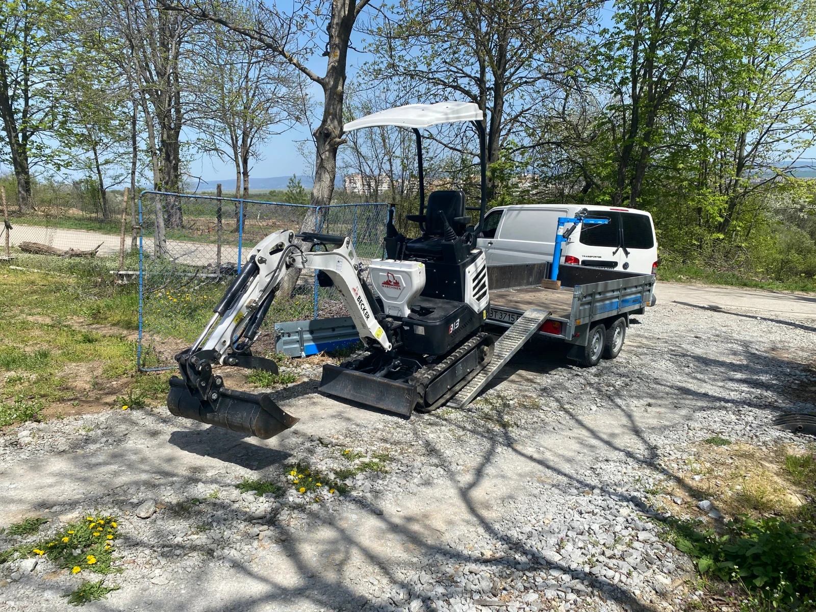 Багер Becker B13 B13 + ремарке, снимка 8 - Индустриална техника - 54217071