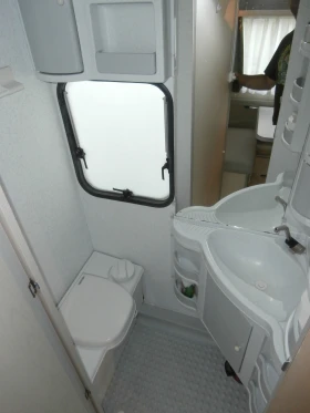 Adria  5   | Mobile.bg    5