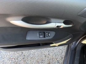 Toyota Auris - 5000 € / 9779.15 лв. - 63873978 9