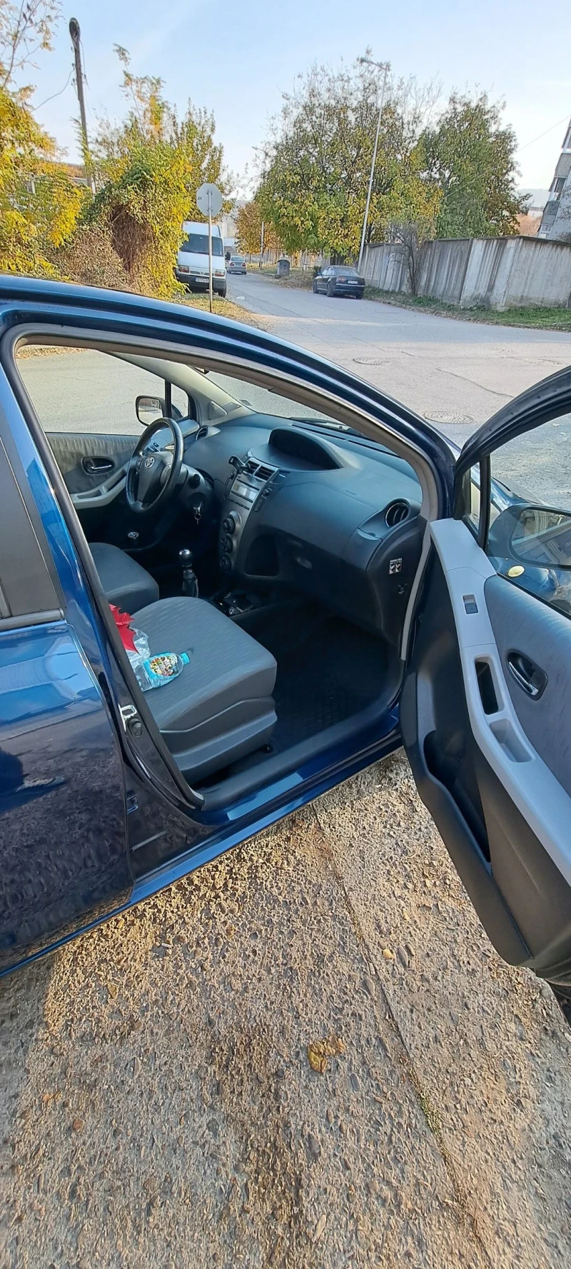 Toyota Yaris 6 скорости, снимка 3 - Автомобили и джипове - 47907895