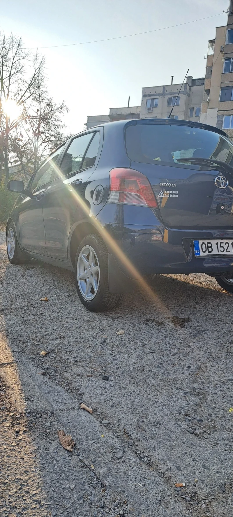 Toyota Yaris 6 скорости, снимка 13 - Автомобили и джипове - 47907895