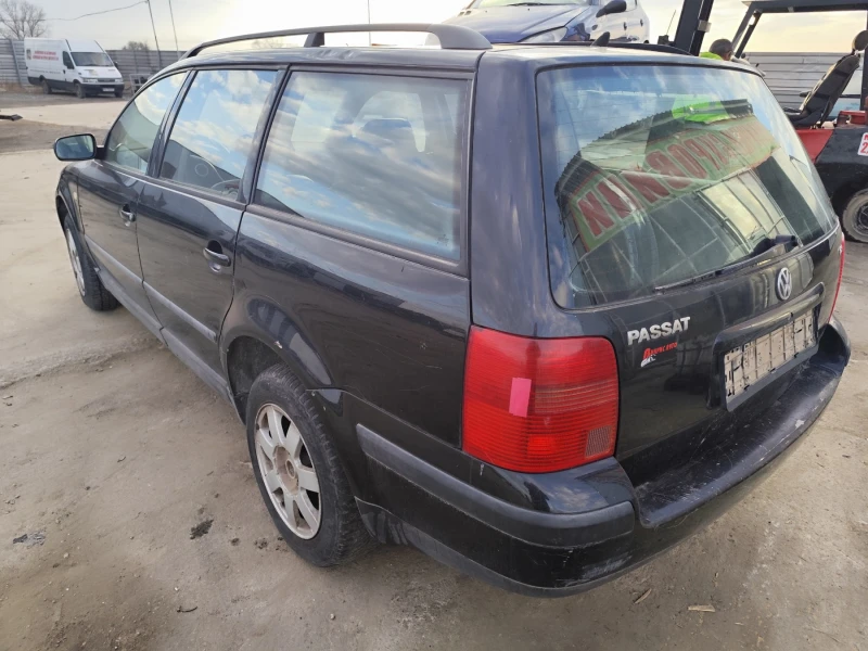 VW Passat 1.8, снимка 3 - Автомобили и джипове - 48630444