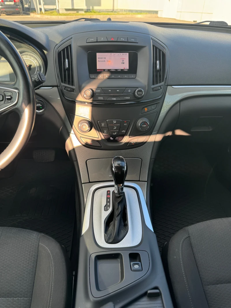 Opel Insignia CDTI - Sports Tourer SW, снимка 11 - Автомобили и джипове - 52688924