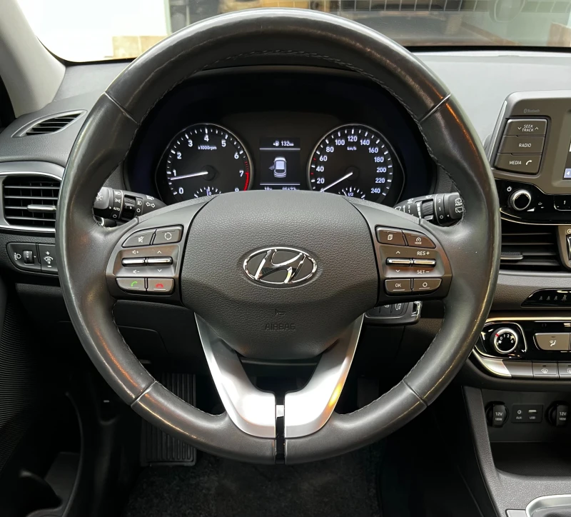 Hyundai I30 1.4 Select, снимка 14 - Автомобили и джипове - 51763634