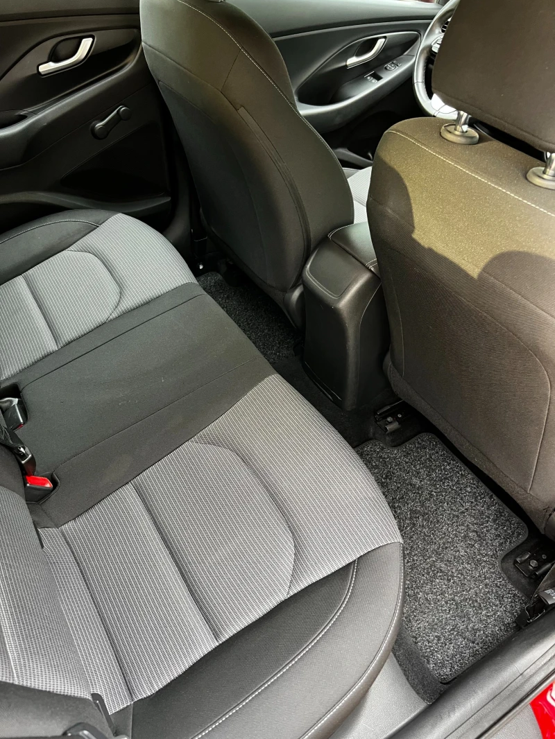 Hyundai I30 1.4 Select, снимка 13 - Автомобили и джипове - 51763634