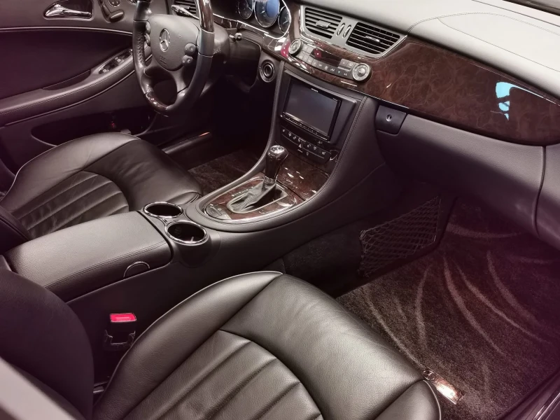 Mercedes-Benz CLS 500, снимка 10 - Автомобили и джипове - 52090917