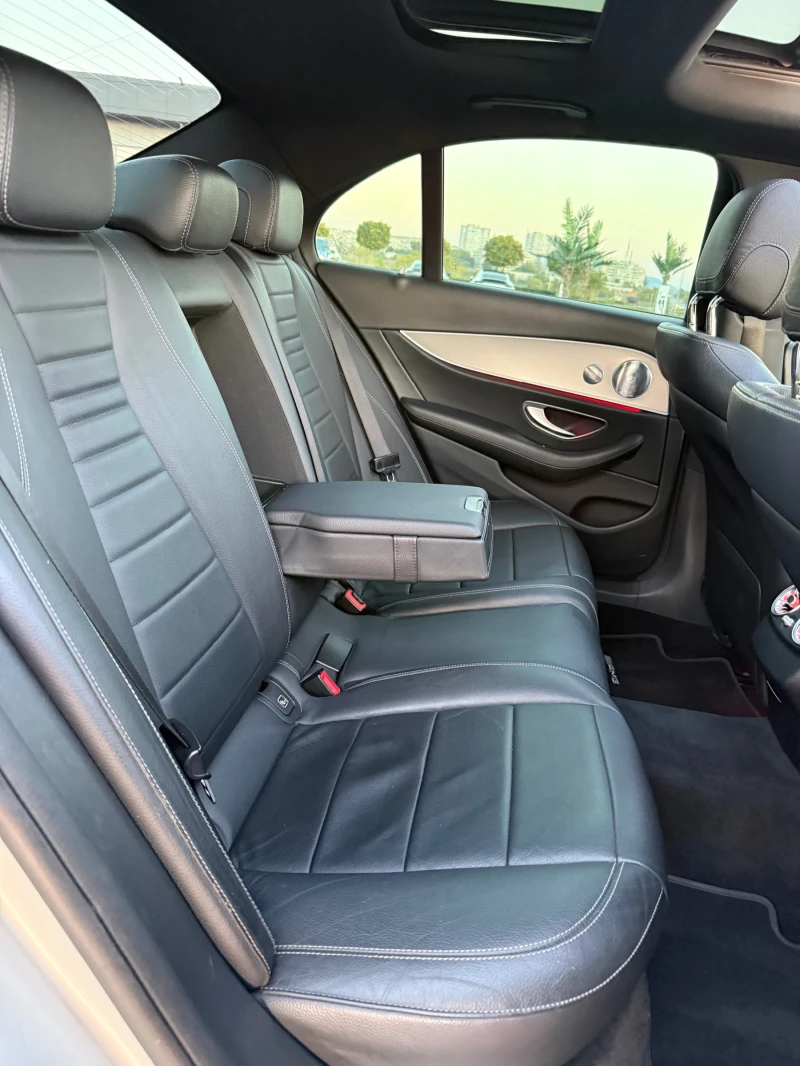 Mercedes-Benz E 220 AMG Pano/HeadUp/Burmester/Memory/360, снимка 7 - Автомобили и джипове - 52525910