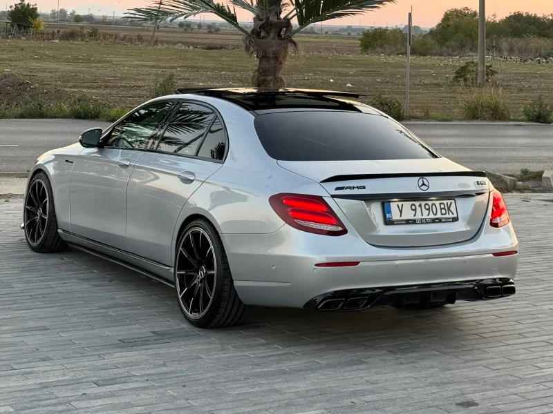 Mercedes-Benz E 220 AMG Pano/HeadUp/Burmester/Memory/360, снимка 4 - Автомобили и джипове - 52525910