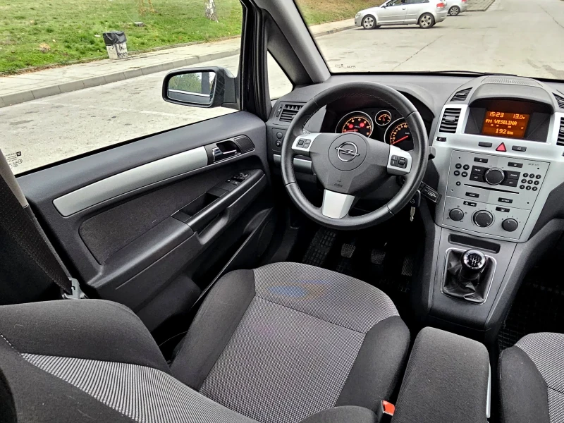 Opel Zafira Фейслифт 130000км! 7- местна, снимка 9 - Автомобили и джипове - 52339672