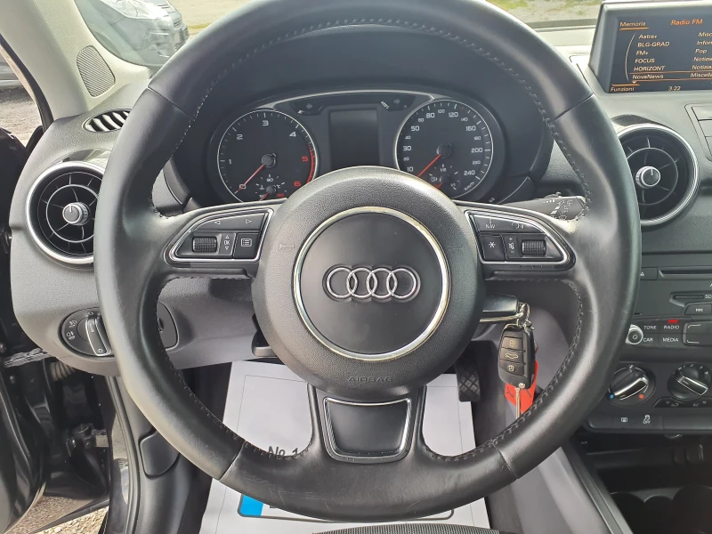 Audi A1 1.6 TDI , снимка 11 - Автомобили и джипове - 52462146