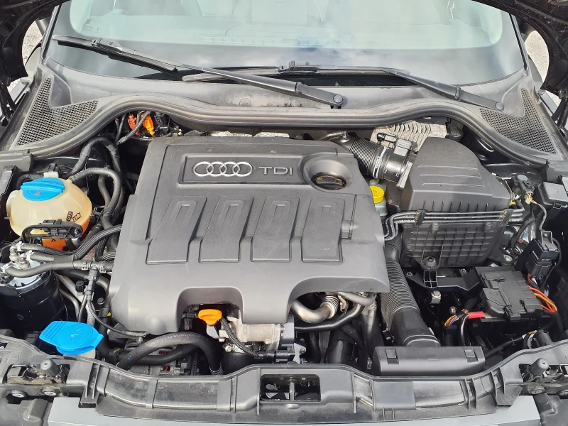 Audi A1 1.6 TDI , снимка 15 - Автомобили и джипове - 52462146