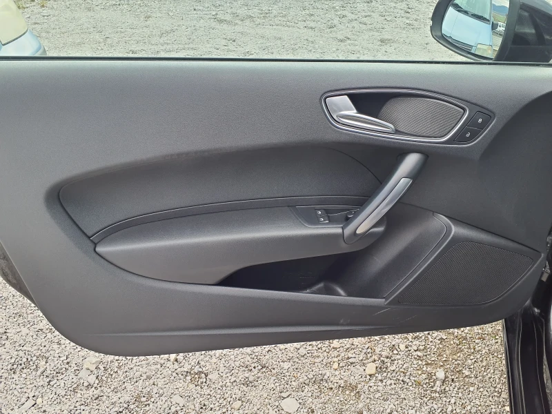 Audi A1 1.6 TDI , снимка 6 - Автомобили и джипове - 52462146