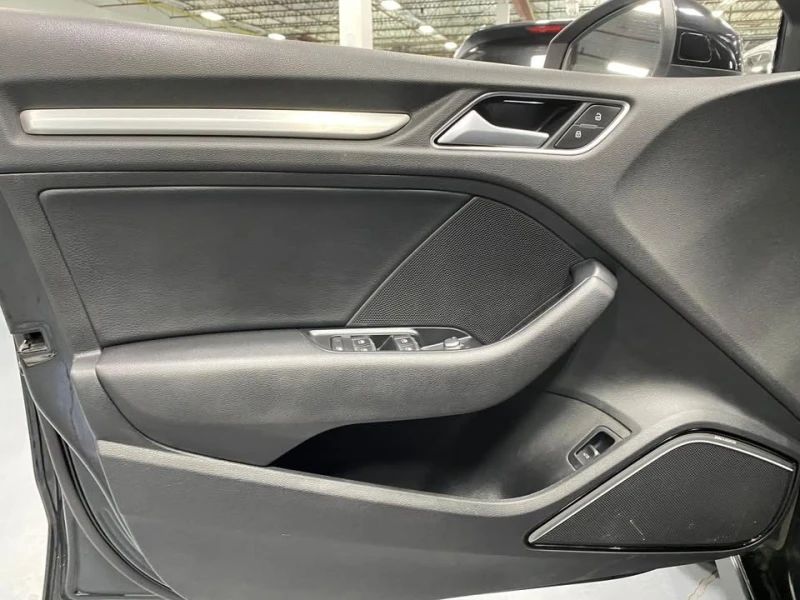 Audi A3 QUATTRO TECHNIK S-LINE * * CARFAX * * АВТОКРЕДИТ *, снимка 12 - Автомобили и джипове - 52478768