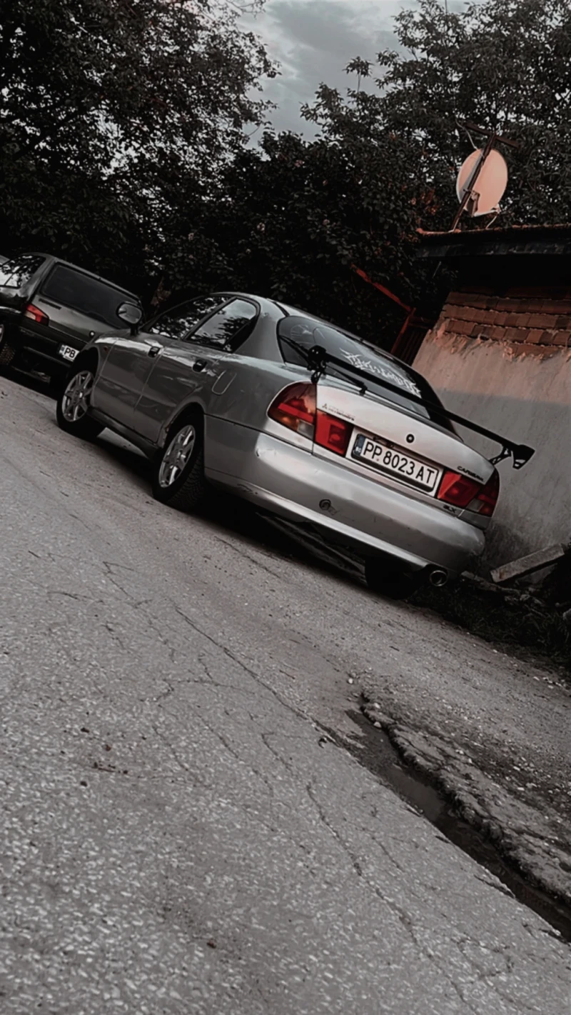 Mitsubishi Carisma, снимка 2 - Автомобили и джипове - 53275654