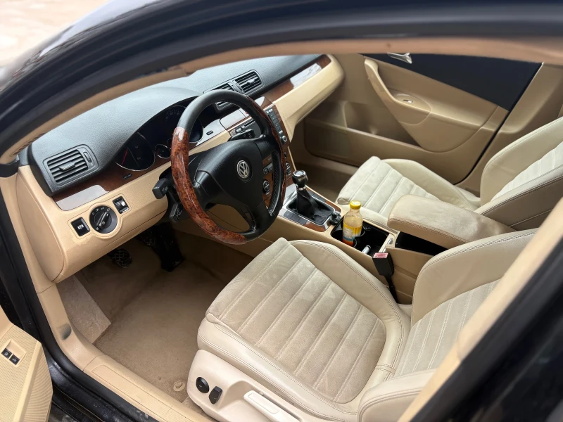 VW Passat, снимка 12 - Автомобили и джипове - 53390731