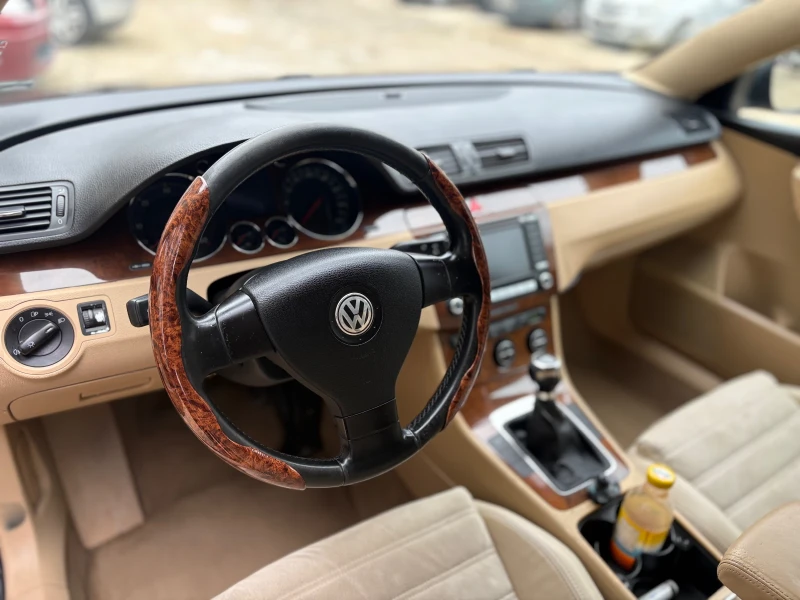 VW Passat, снимка 13 - Автомобили и джипове - 53390731