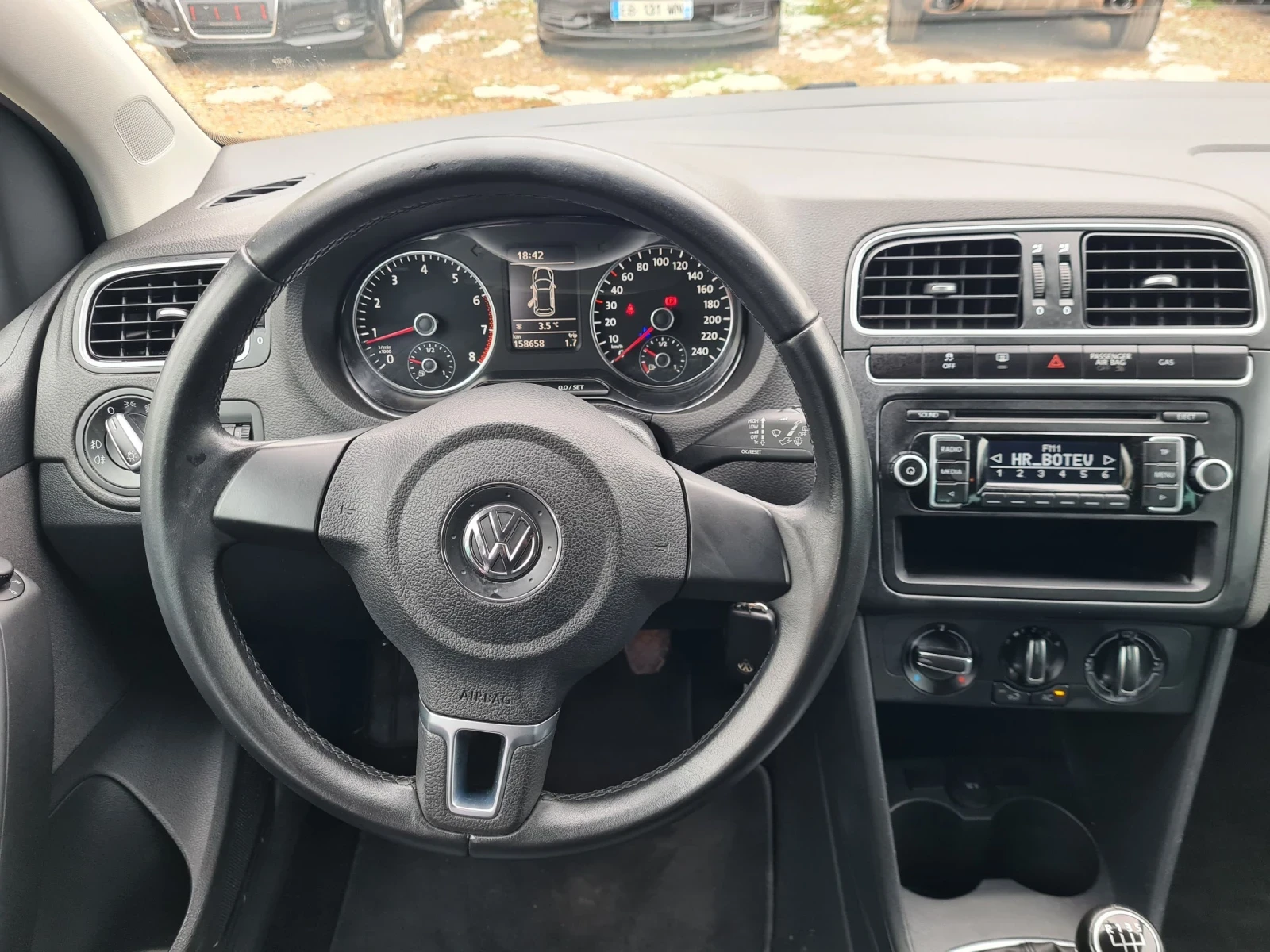 VW Polo 1.6I BI FUEL/газ фабрична - изображение 10