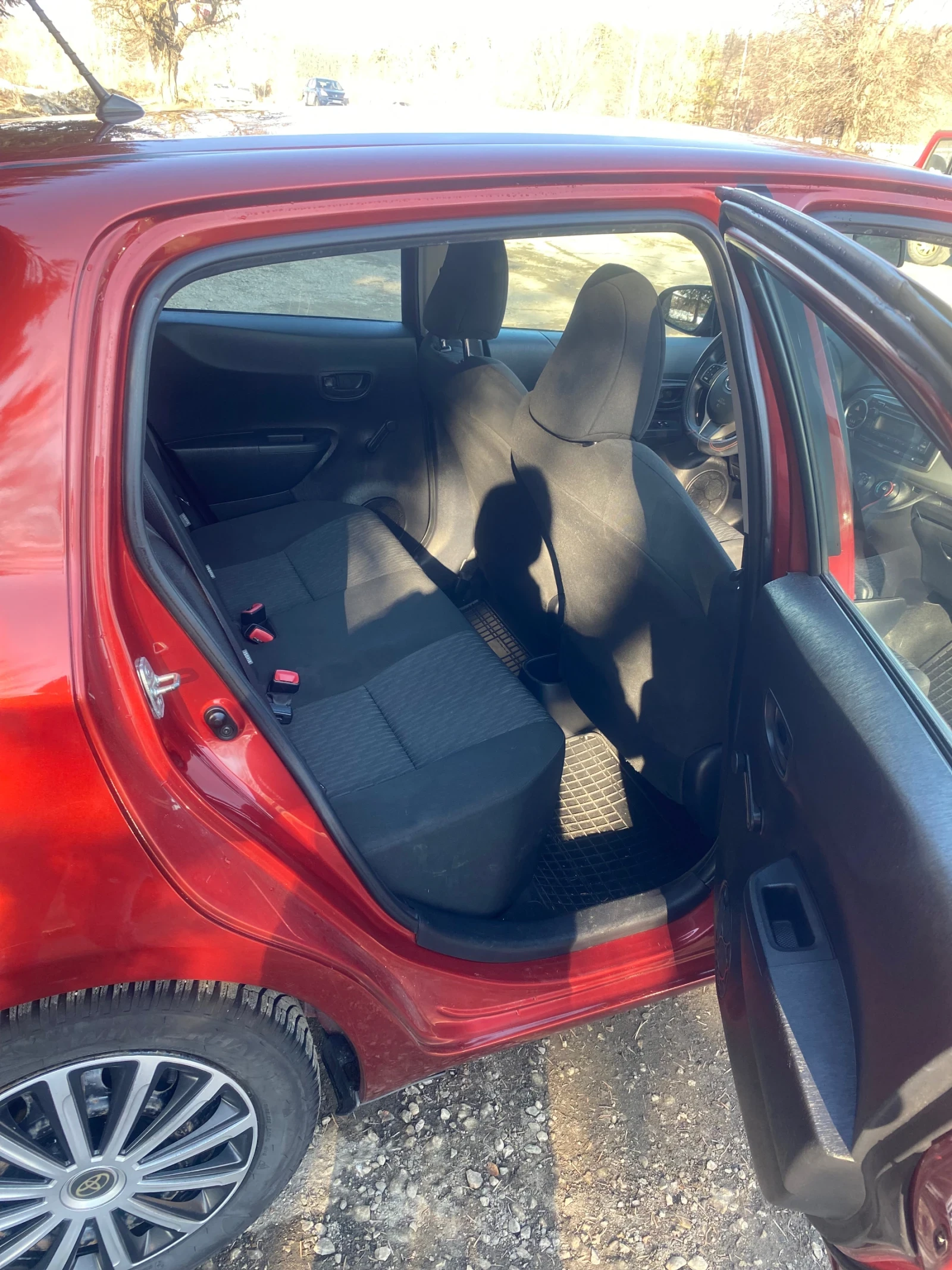 Toyota Yaris 1.3 vvti - изображение 6