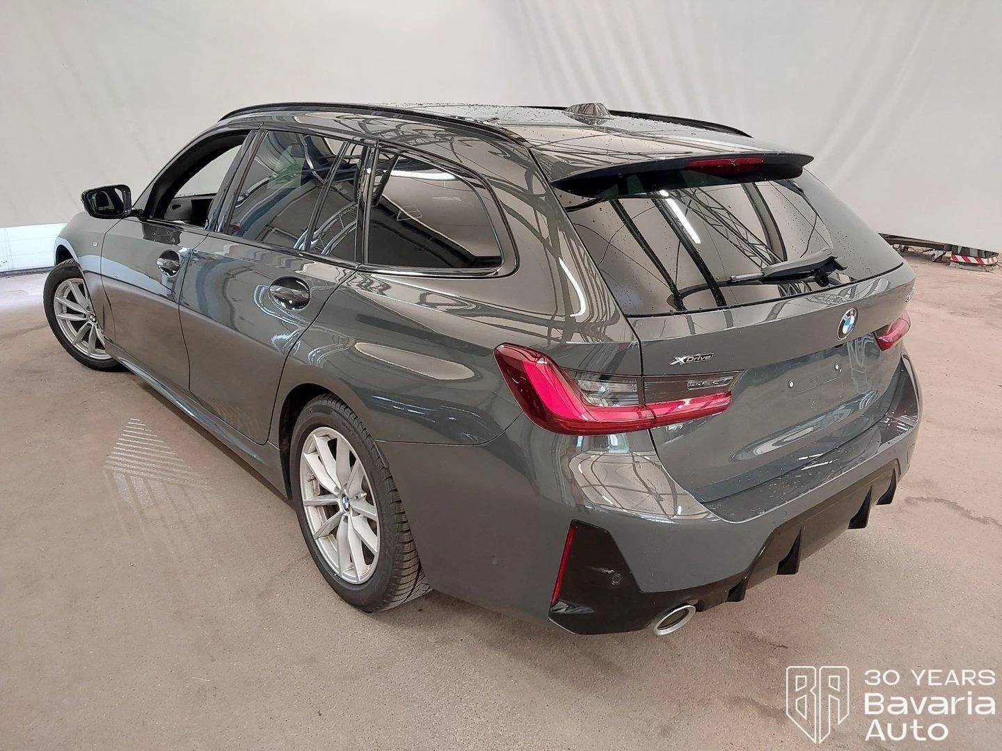 BMW 330 i xDrive Touring M Sport Paket - изображение 2