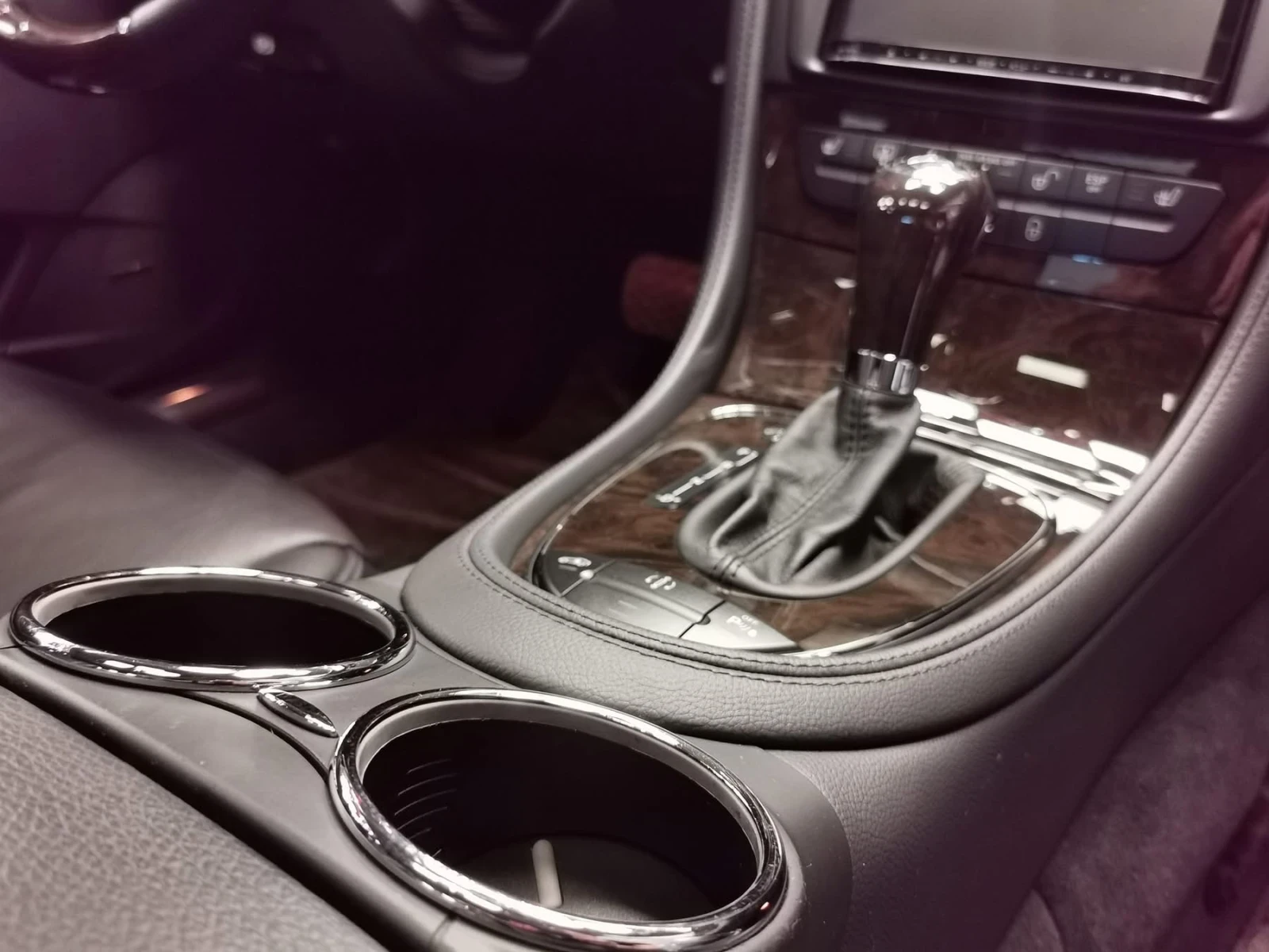 Mercedes-Benz CLS 500  - изображение 8