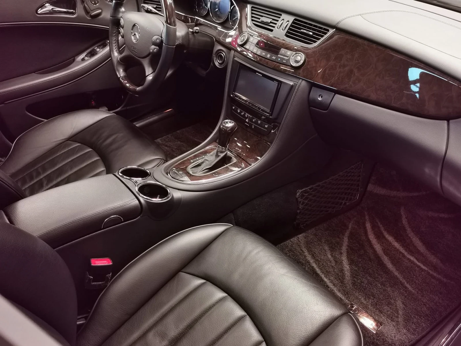 Mercedes-Benz CLS 500  - изображение 10