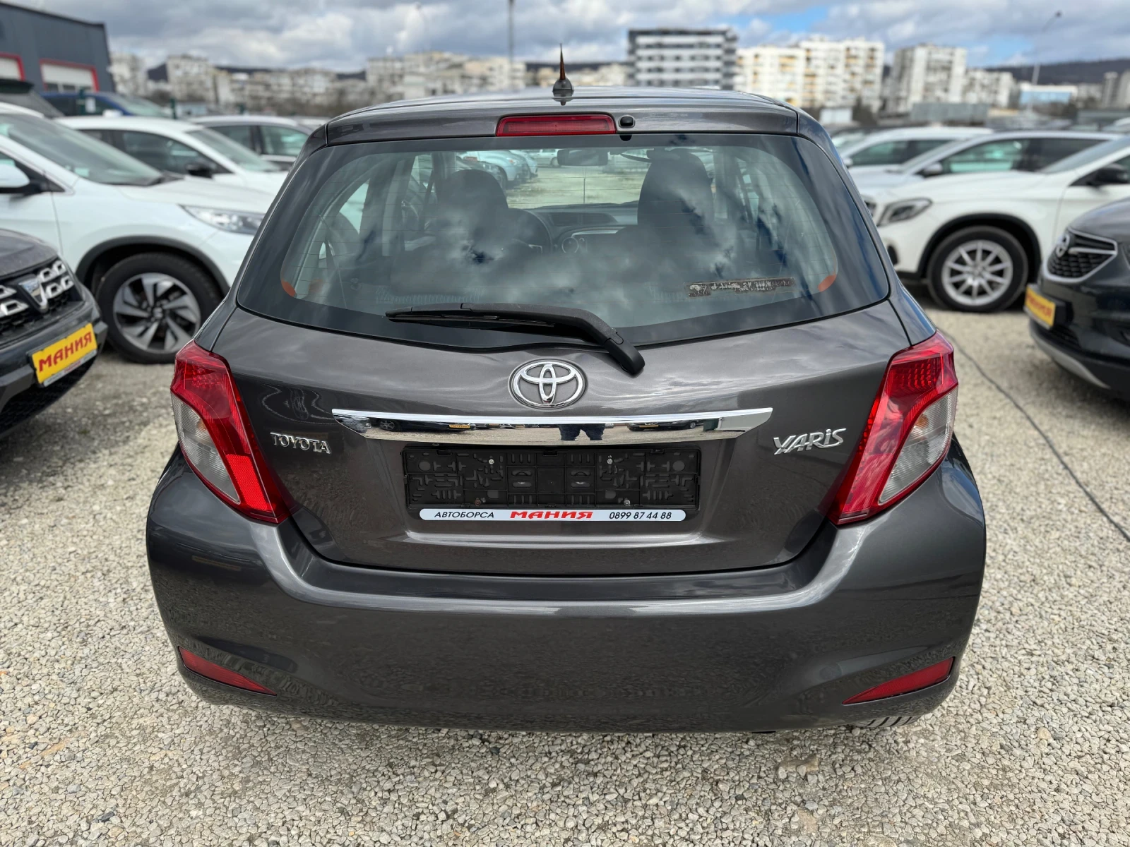 Toyota Yaris 1.3 I, снимка 8 - Автомобили и джипове - 53762489