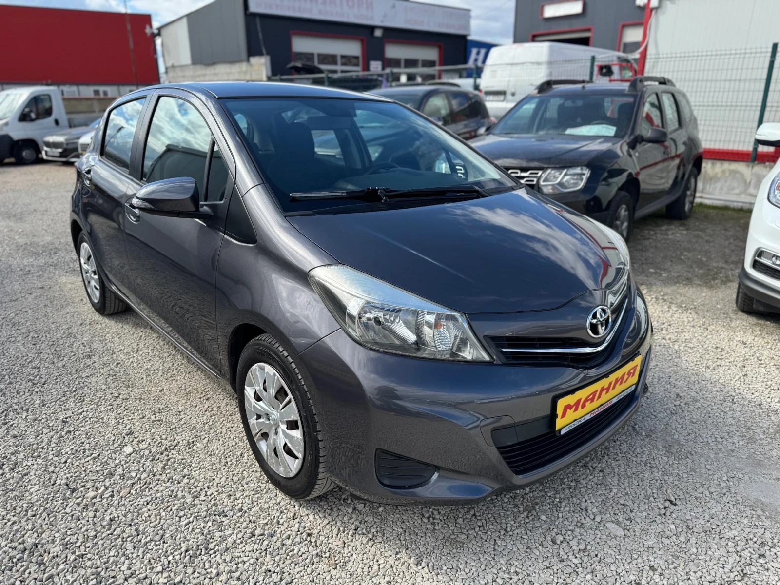 Toyota Yaris 1.3 I, снимка 2 - Автомобили и джипове - 53762489