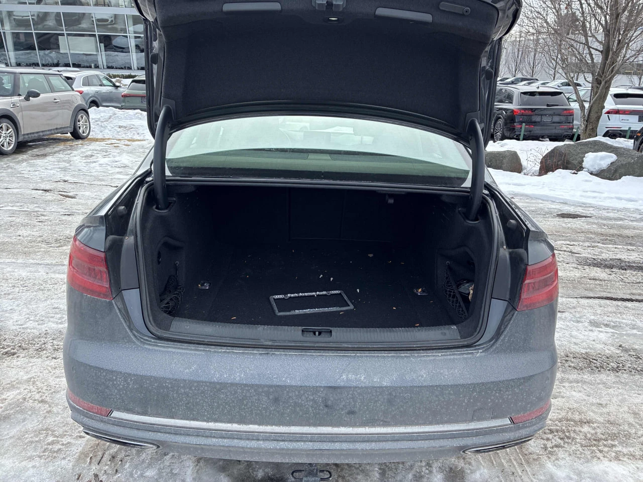 Audi A4 * АВТО КРЕДИТ* ЦЕНА ДО БГ * СЕРВИЗНА ИСТОРИЯ * , снимка 13 - Автомобили и джипове - 53812504