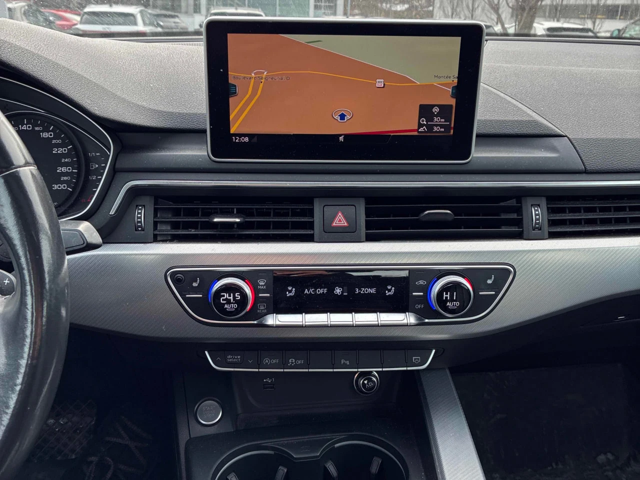 Audi A4 * АВТО КРЕДИТ* ЦЕНА ДО БГ * СЕРВИЗНА ИСТОРИЯ * , снимка 9 - Автомобили и джипове - 53812504