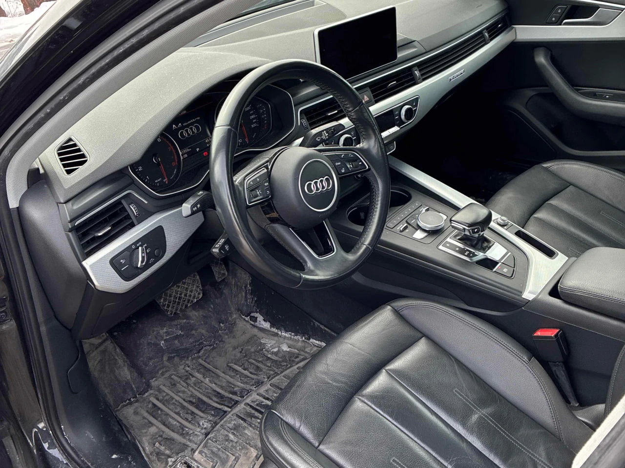 Audi A4 * АВТО КРЕДИТ* ЦЕНА ДО БГ * СЕРВИЗНА ИСТОРИЯ * , снимка 7 - Автомобили и джипове - 53812504