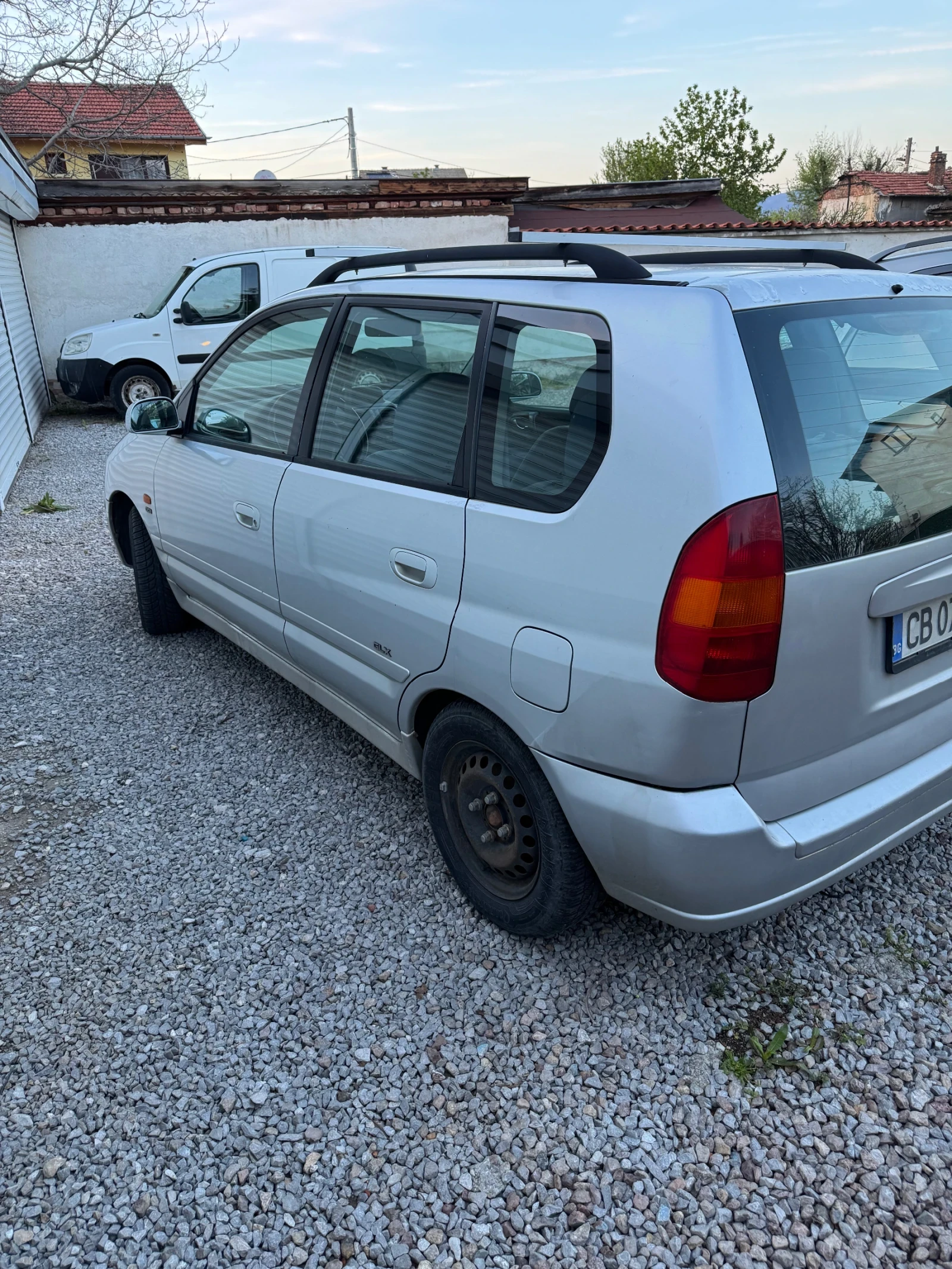 Mitsubishi Space star 1.8 gdi, снимка 3 - Автомобили и джипове - 54041040