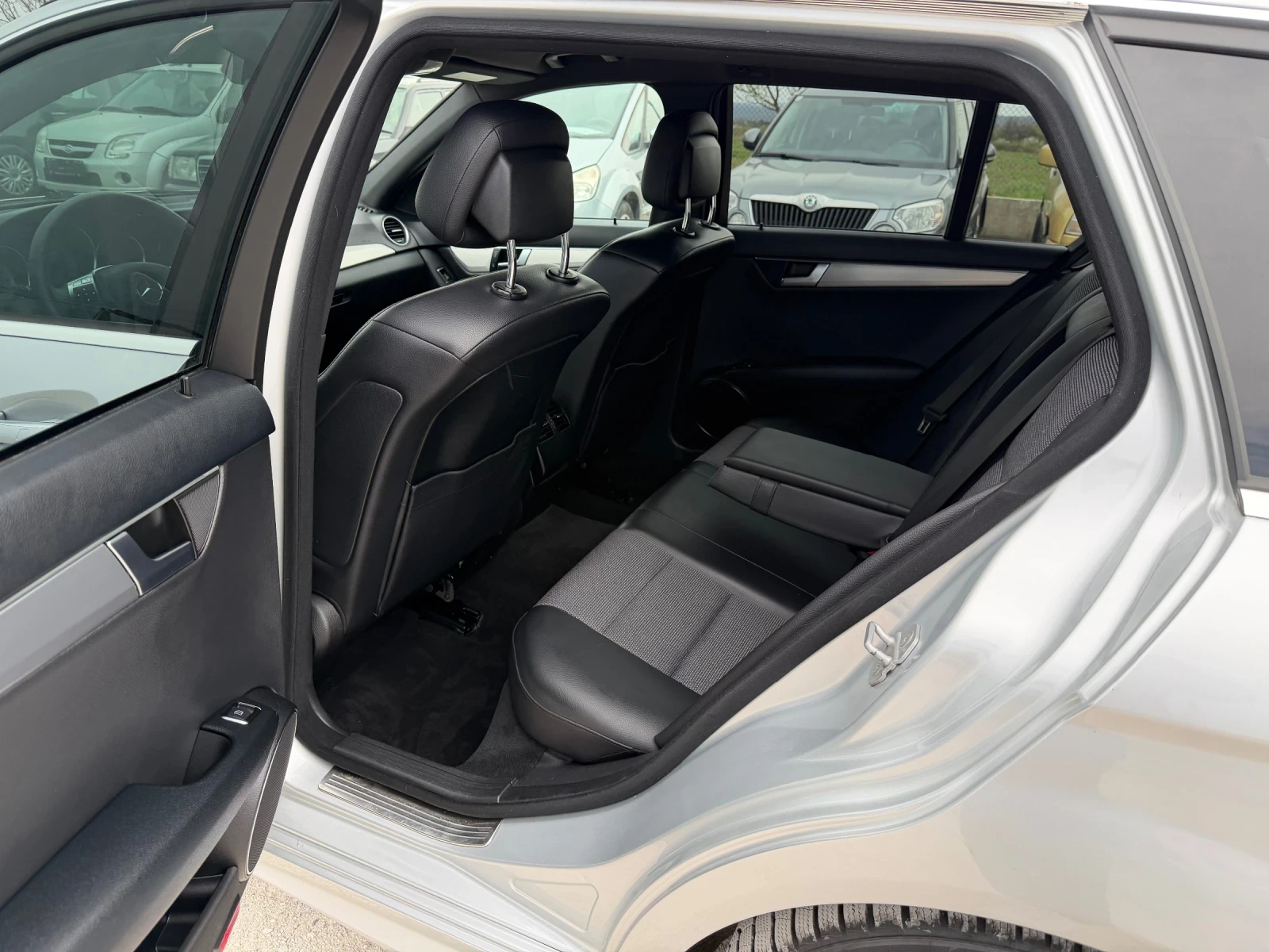 Mercedes-Benz C 300 3.0/231�� AMG 4Matic  | Mobile.bg � ����������� 10