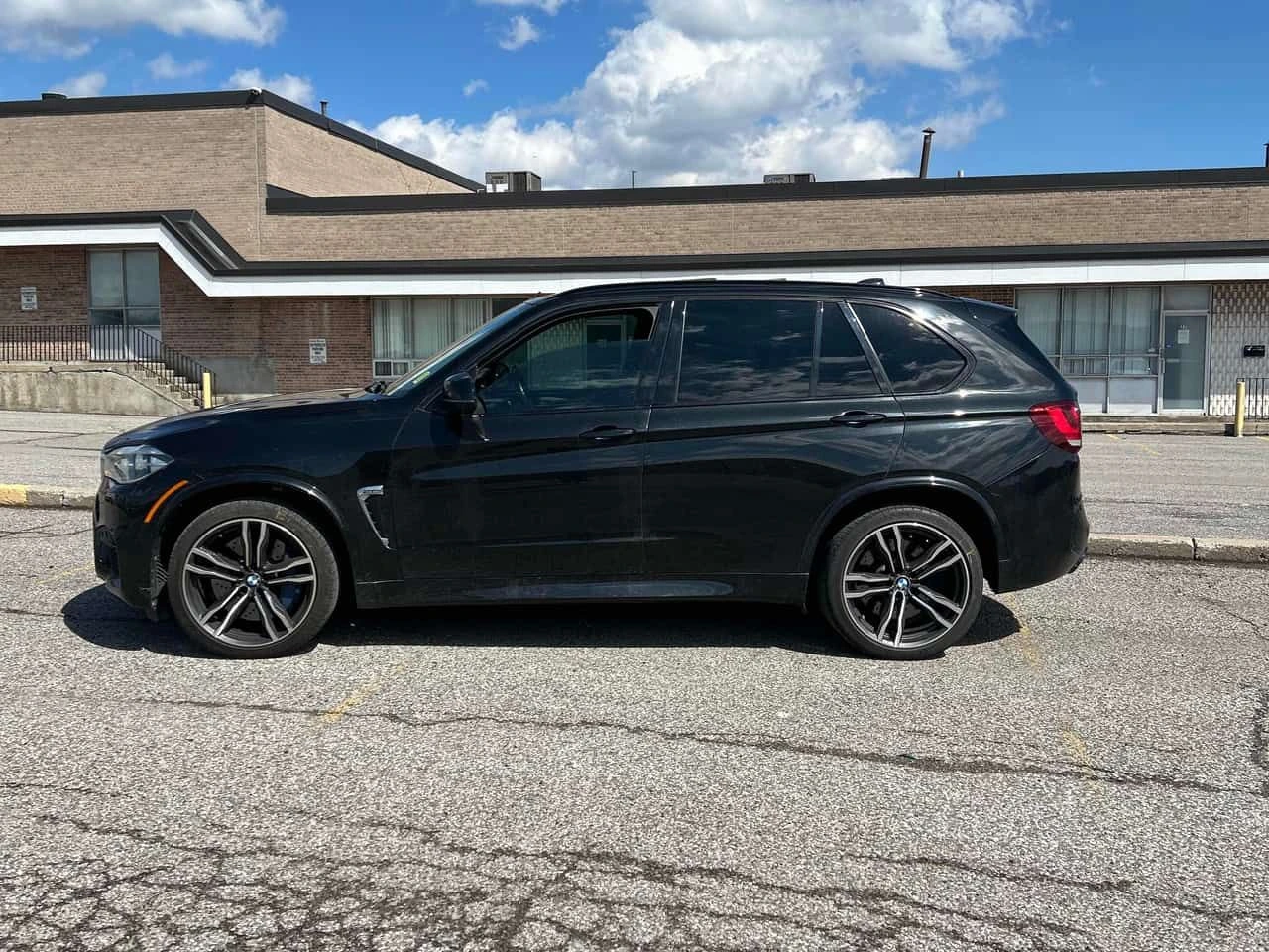 BMW X5M | 360| HAR/KAR| ПАНО| ПОДГРЕВ| КЛИП+ ГУМИ И ДЖАНТИ, снимка 3 - Автомобили и джипове - 54694089