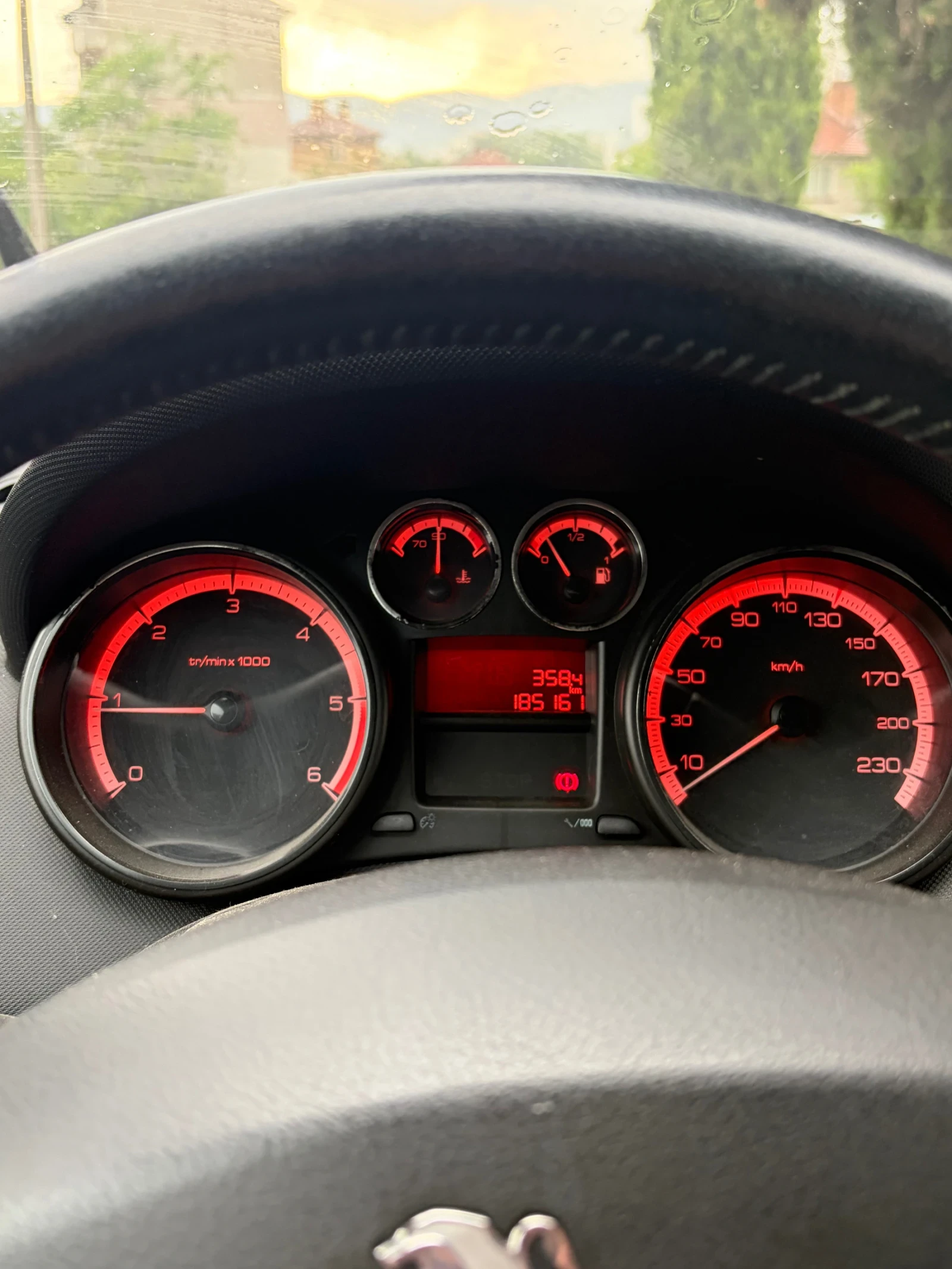 Peugeot 308 1.6 e-HDi FACE 180.000k , снимка 8 - Автомобили и джипове - 55202071