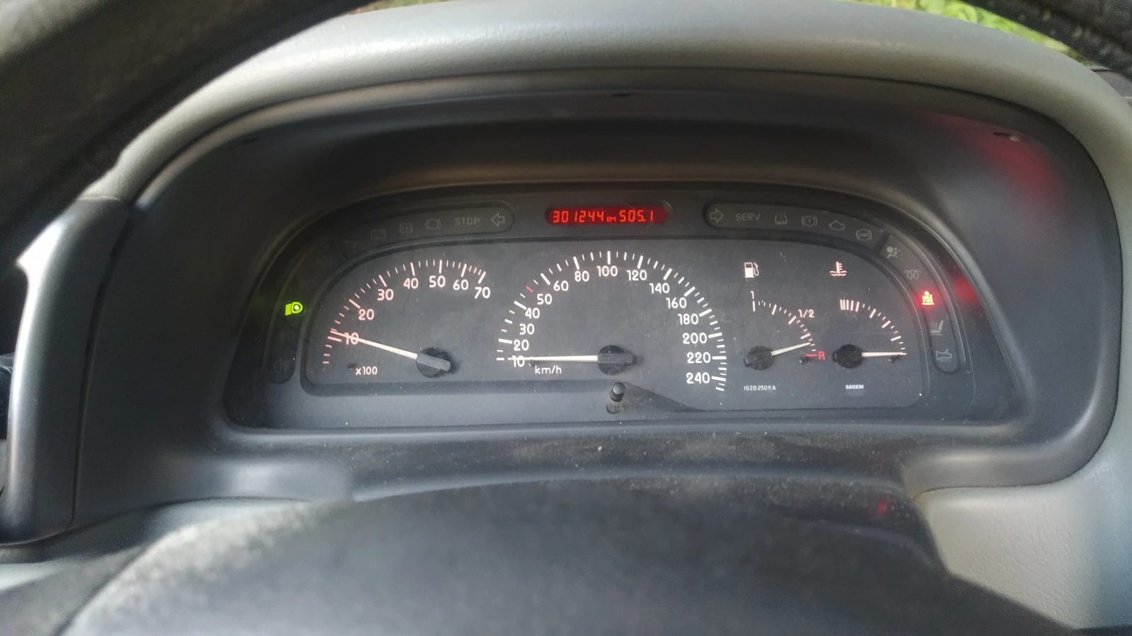 Renault Laguna, снимка 4 - Автомобили и джипове - 55406010