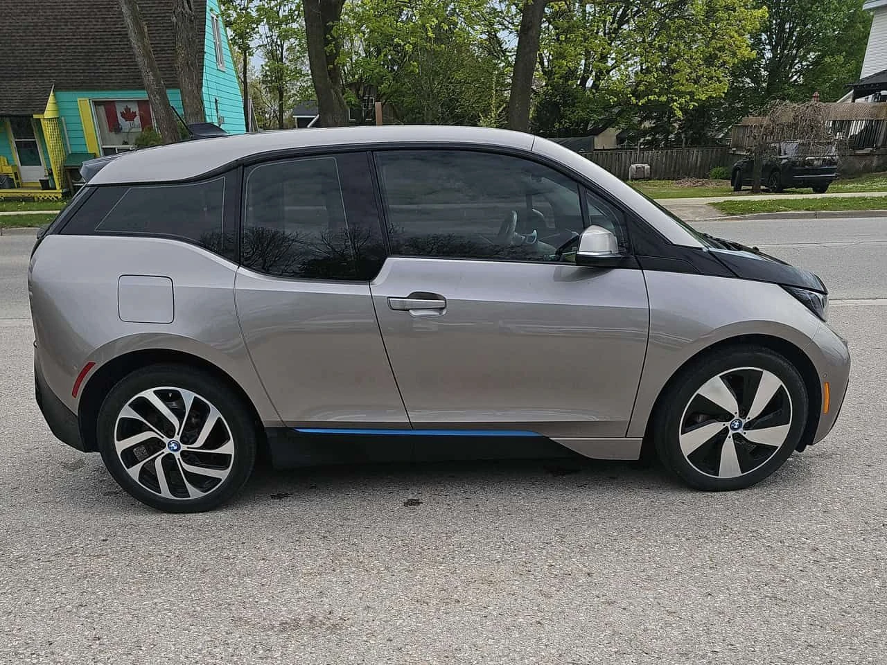 BMW i3 * 4dr HB * CARFAX * ����� �� ����������� | Mobile.bg � ����������� 3