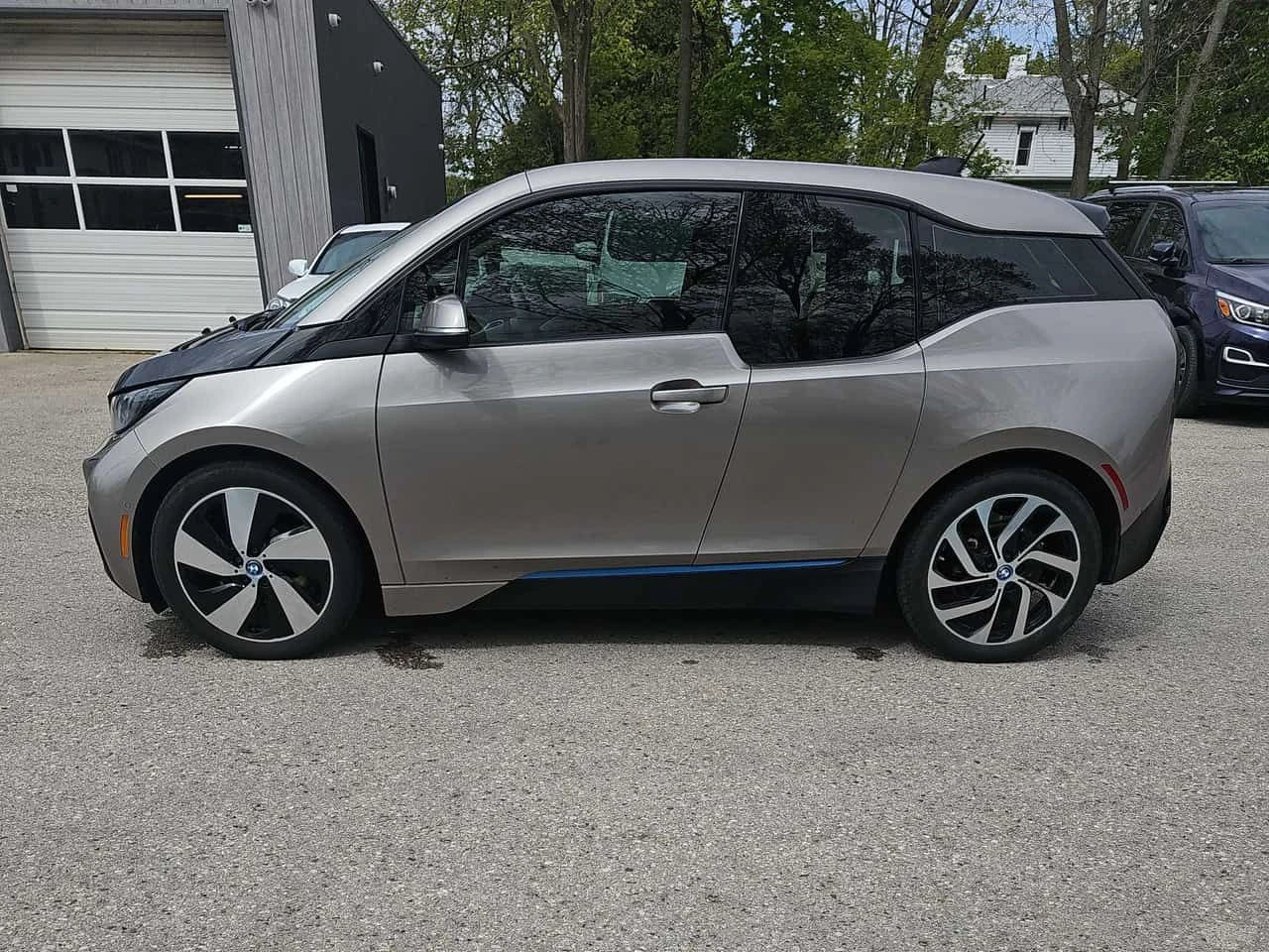 BMW i3 * 4dr HB * CARFAX * ����� �� ����������� | Mobile.bg � ����������� 2
