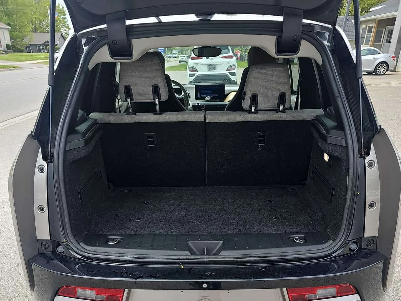 BMW i3 * 4dr HB * CARFAX * ����� �� ����������� | Mobile.bg � ����������� 12