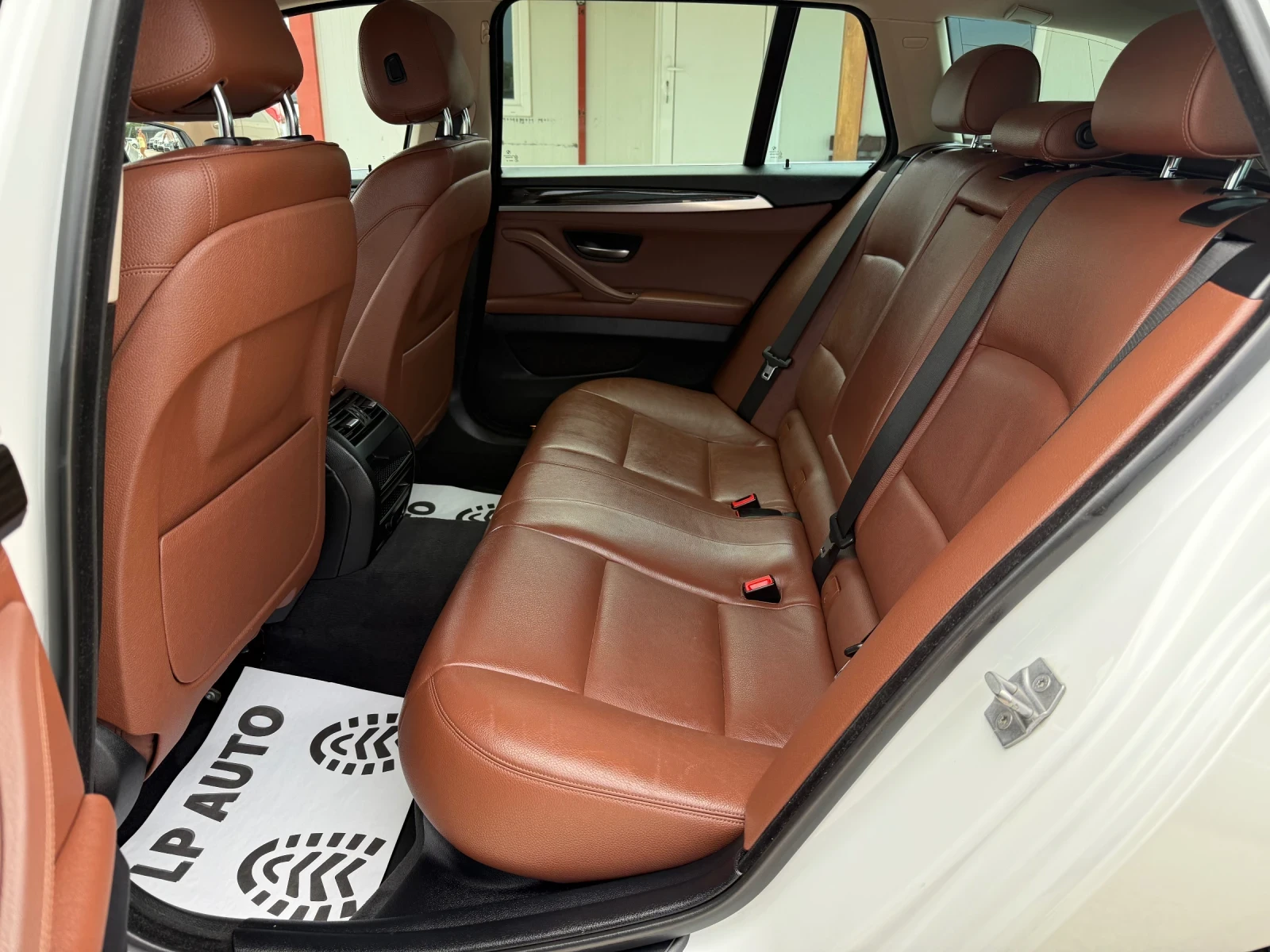 BMW 530 3.0D* 249k.c* M-LUXORY* FACELIFT, снимка 13 - Автомобили и джипове - 55792193