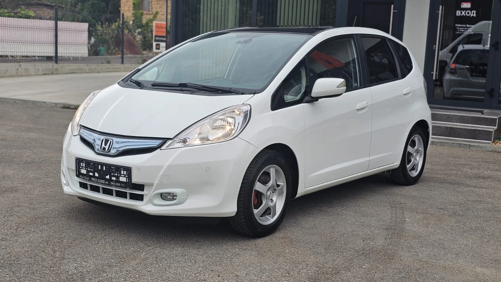 Honda Jazz 1.3IMA Mild Hybrid AUTO CH-ИСТОРИЯ-ФУЛ-ТОП СЪСТ., снимка 3 - Автомобили и джипове - 55836822