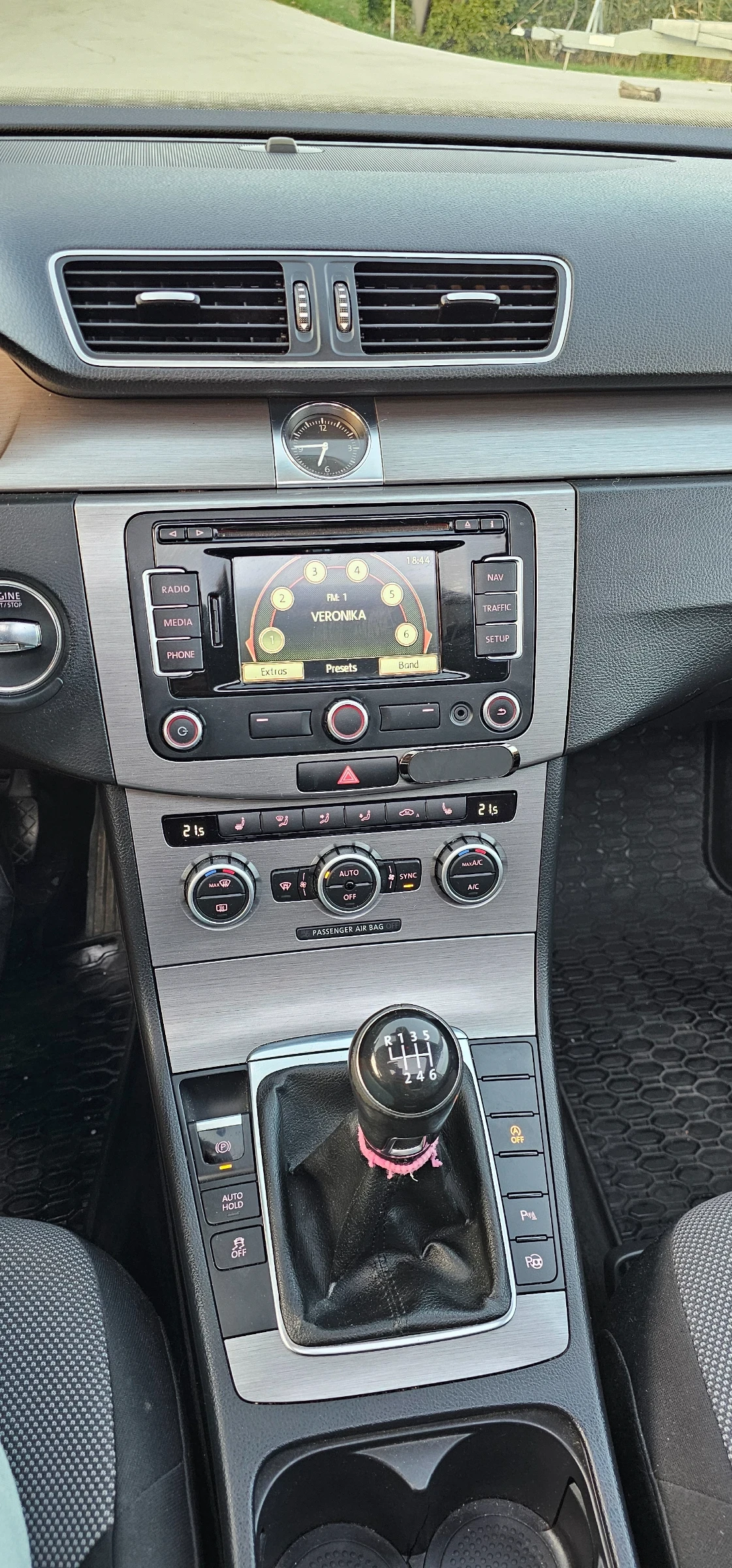 VW Passat 1.6TDI, снимка 6 - Автомобили и джипове - 56154412