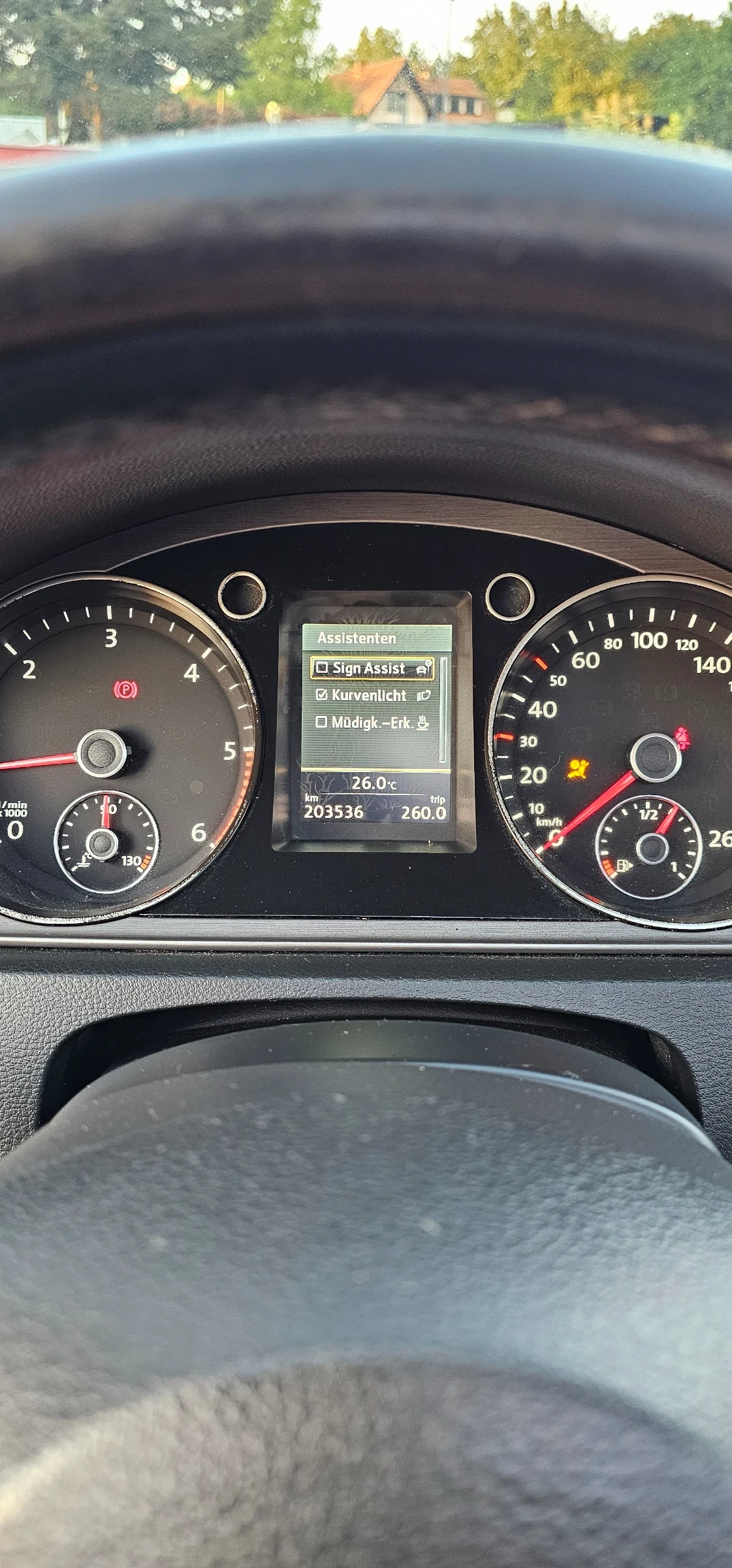 VW Passat 1.6TDI, снимка 5 - Автомобили и джипове - 56154412