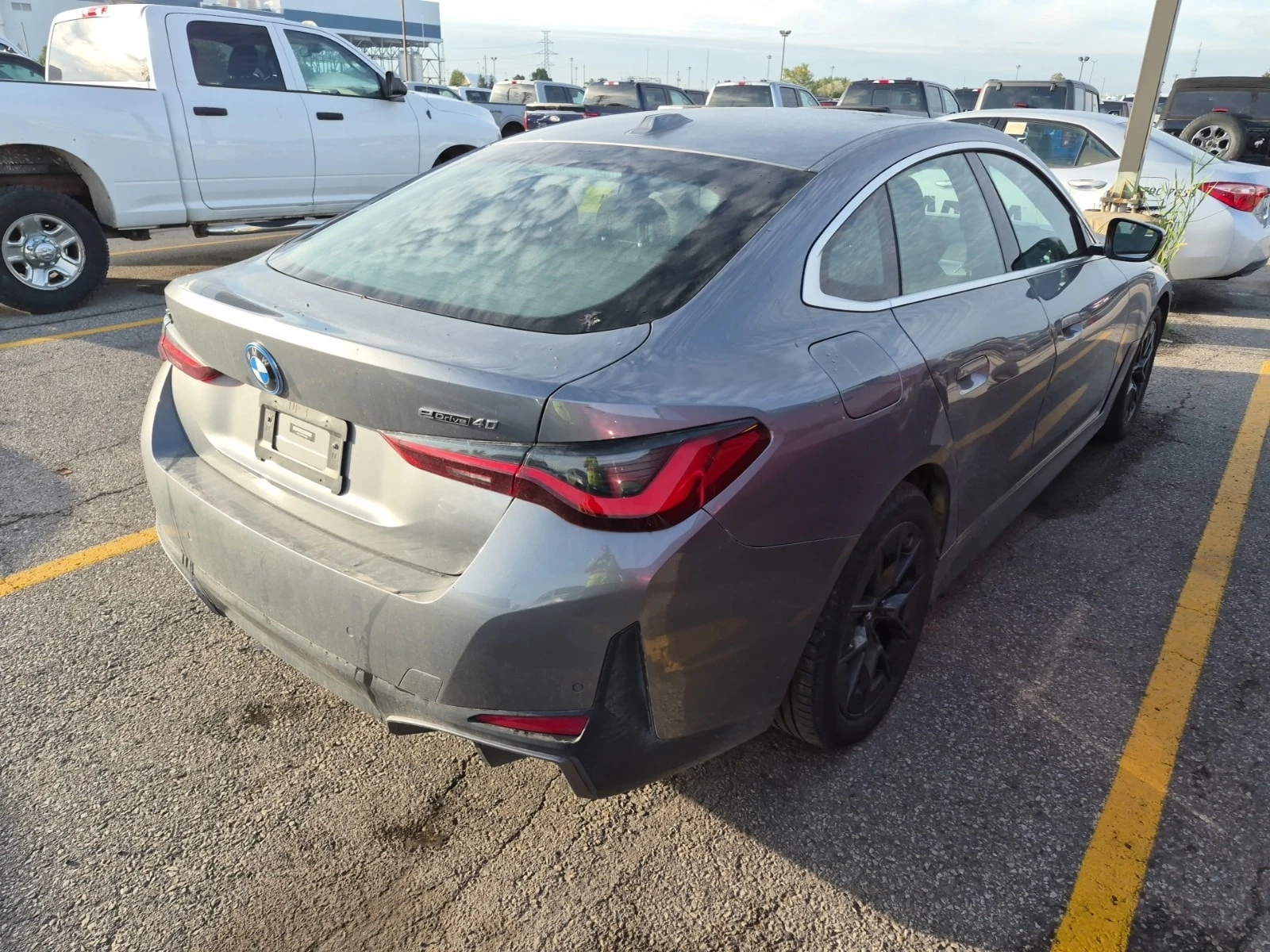 BMW i4 EDRIVE40| PANO| ПОДГРЕВИ| МЪРТВА ТОЧКА| , снимка 3 - Автомобили и джипове - 56159618